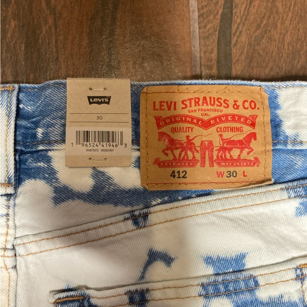 Levi’s 412 Slim Bleach Washed Denim Shorts - Picture 5 of 6